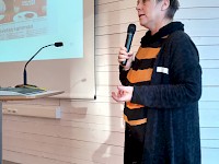 Anneli Djerf från Emmaboda föreläser om allaktiviteshuset Loket och verksamheten där.